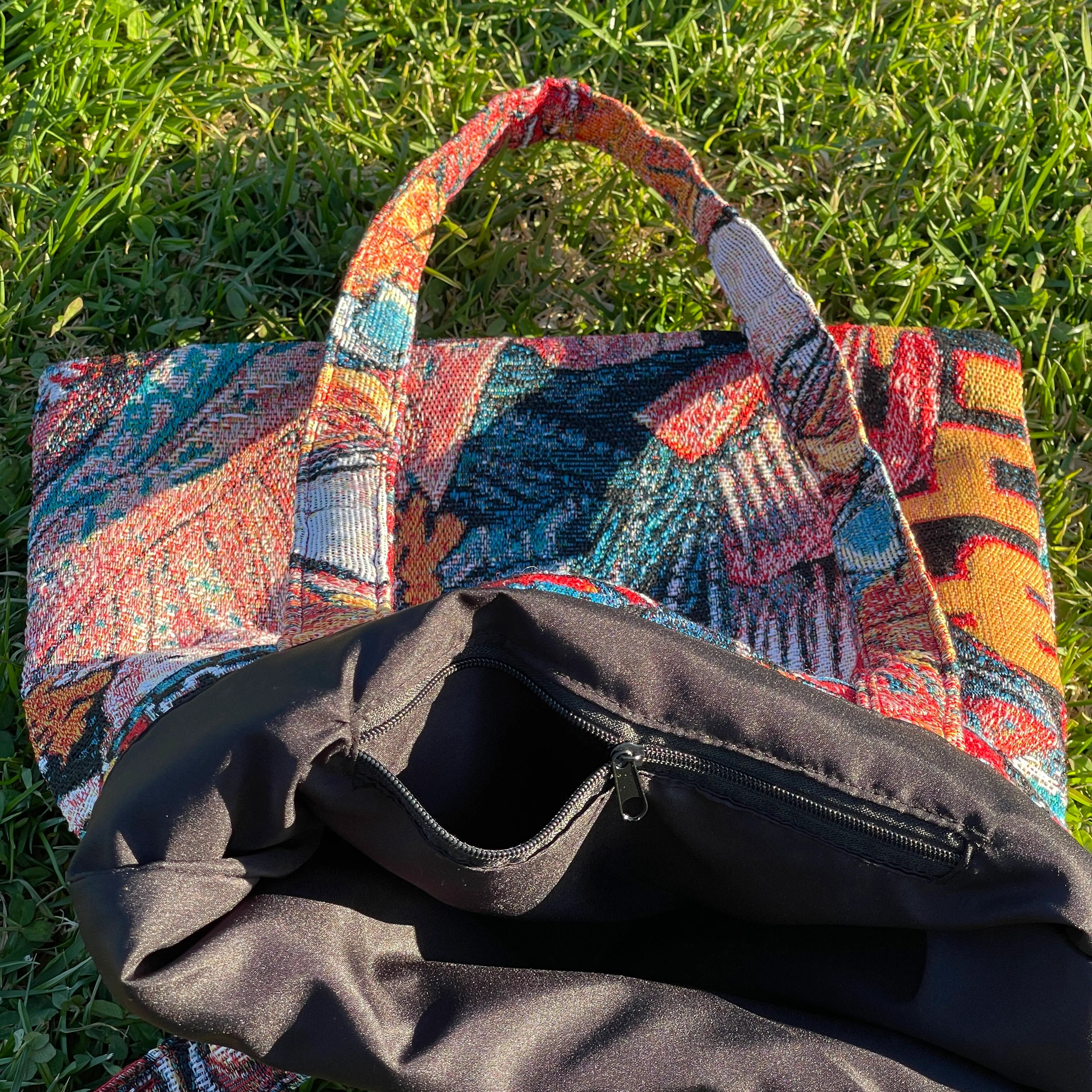 Chainsaw Woven Tapestry Tote Bag - Image 4